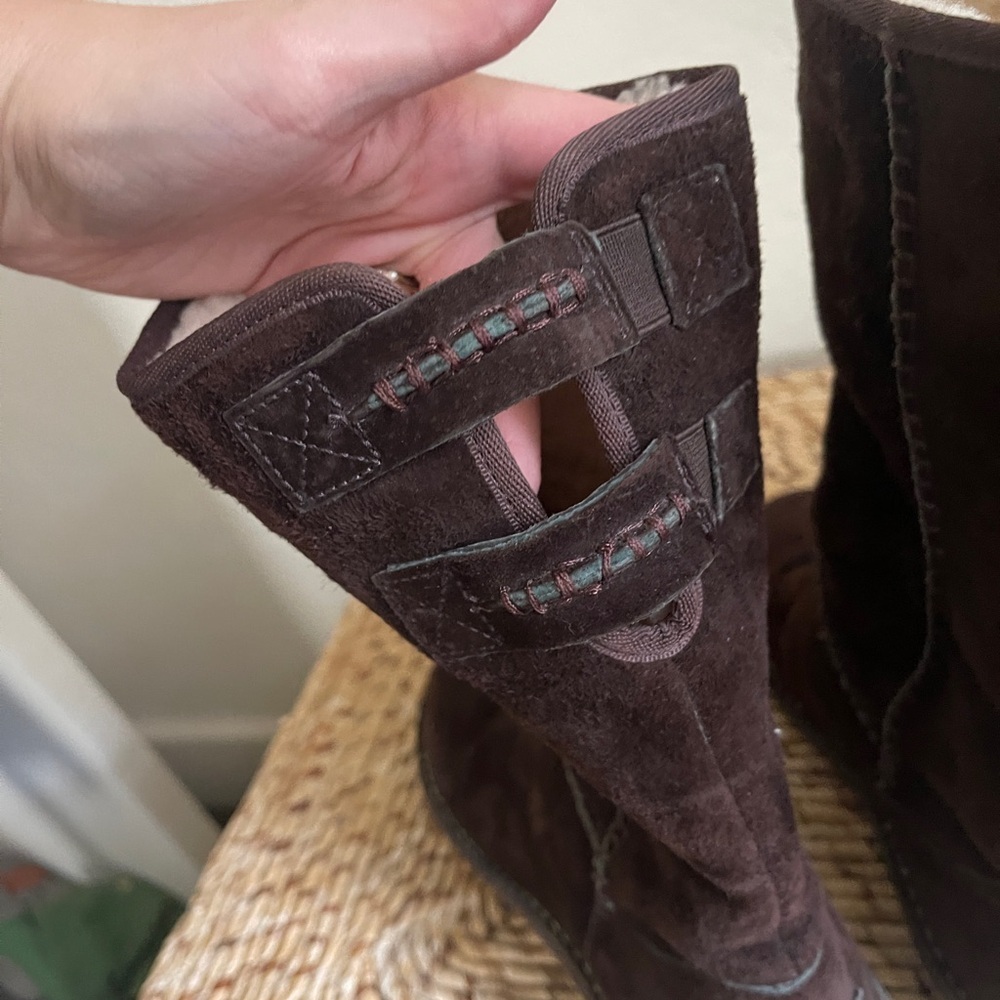 UGG AUSTRALIA 219495 dark brown suede sheepskin mid calf winter boots size 7 - Picture 3 of 14